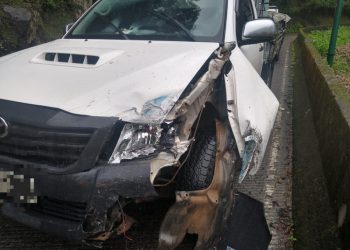 Caminhonete e ônibus colidem na Serra do Rio do Rastro