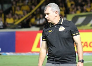 Cláudio Tencati elogia torcida, agradece apoio e foca próximas decisões na temporada