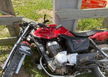 Motociclista é socorrido com fratura exposta após acidente em Jaguaruna