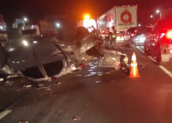 Capotamento deixou faixas da BR-101 bloqueadas na noite dessa segunda-feira