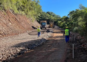 Rodovia entre SC e RS é aberta para escoar pessoas e doações