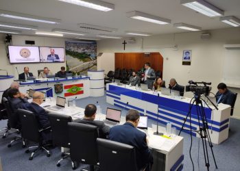 Tubarão: vereadores aprovam projeto de lei que não reajusta salário dos agentes políticos