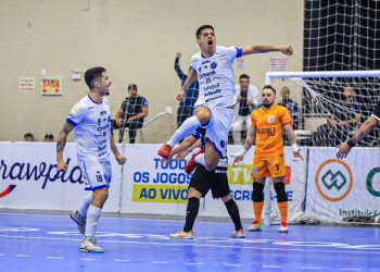 Tubarão Futsal vence o Corinthians com golaço no fim do jogo