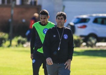 Atlético Tubarão anuncia saída do técnico Fabiano Soares