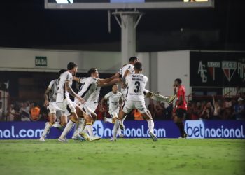 Tigre vence de virada o Atlético-GO e deixa a zona de rebaixamento da Série A