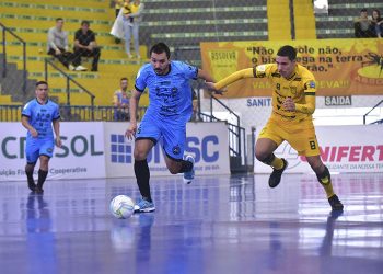 Tubarão Futsal vence fora de casa pela Liga Nacional