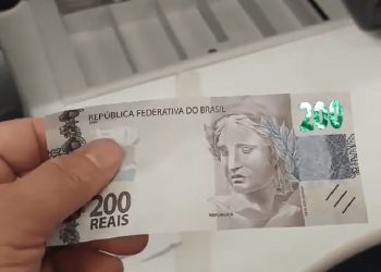 Homem é preso com R$ 20 mil em notas falsas