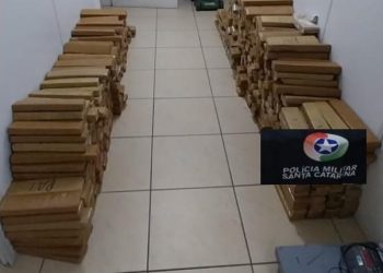 Içara: após denúncia anônima PM apreende 747 pacotes de maconha