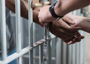 Jovem de 18 anos é preso ao pedir emissão de RG