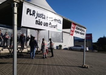 Trabalhadores da Celesc em greve pelo estado