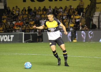 Walisson Maia reforça compromisso da vitória do Criciúma contra o Palmeiras