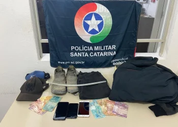 Três pessoas são presas por roubo pela Polícia Militar em Braço do Norte
