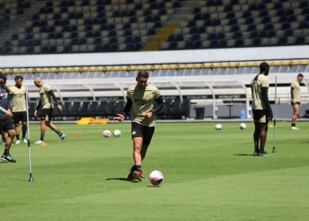 Sem jogos atrasados, Brasileirão é reequilibrado e Criciúma fica mais perto do Z-4