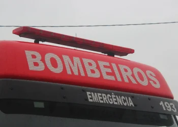 Queda de elevador deixa duas pessoas feridas