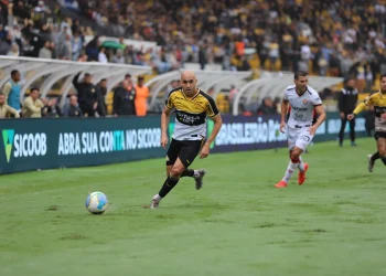 Após derrota, Criciúma entra no Z4 do Brasileirão