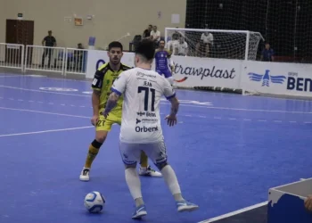 Tubarão Futsal é derrotado na ida das quartas de final