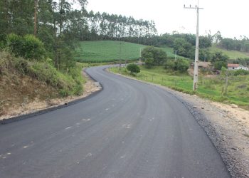 Concluída a colocação da pavimentação asfáltica entre Serrinha e Bom Retiro