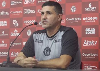 Hercílio: Eduardo Souza deixa o cargo de técnico