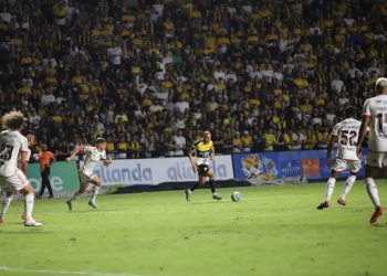 Criciúma é rebaixado para Série B com uma rodada de antecedência
