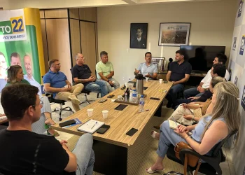 Soratto e Denis anunciam expediente de oito horas para servidores comissionados