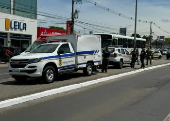 Adolescente morre atropelada por ônibus