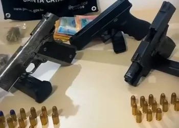 Armas e munições de facção que planejava acerto de contas são apreendidas