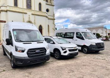 BN entrega mais de R$ 700 mil em veículos para Saúde e Educação