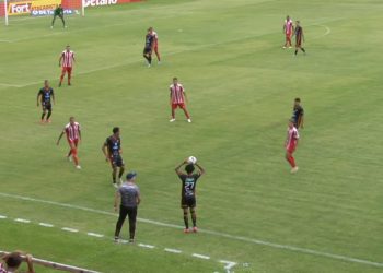 Hercílio Luz perde para o Santa Catarina em casa e amarga a lanterna no Catarinense