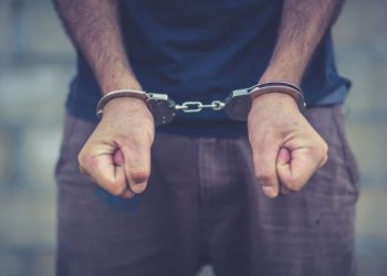 Pai acusado de estuprar três filhos em Capivari de Baixo é preso