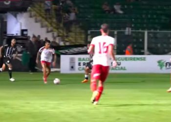 Hercílio Luz estreia com empate no último minuto no Catarinense