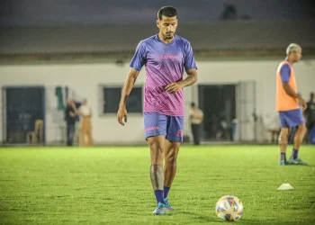 Luís Carlos Cruz encaminha Caravaggio para a estreia no estadual