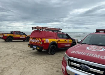 Bombeiros iniciam quarto dia de buscas para encontrar pescador