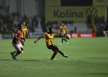 Criciúma vence o Joinville e segue na liderança do Campeonato Catarinense