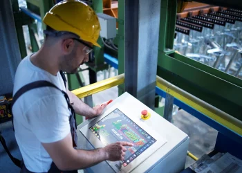 Santa Catarina lidera expansão da indústria no país em 2024