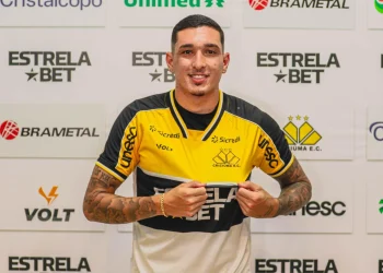 Volante Paulo Vitor é apresentado pelo Criciúma