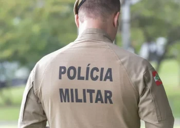 Homem é hospitalizado após ser esfaqueado