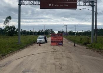Obras no acesso à Praia do Sol, em Laguna, são paralisadas