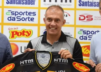 Torcedor cria ‘vaquinha’ para contratar Eduardo Batista