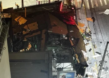 Tubarão: explosão destrói restaurante e atinge casas vizinhas