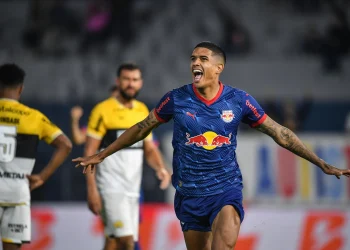 Criciúma sofre goleada e é eliminado na Copa do Brasil