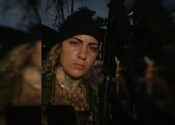 Tubaronense, ‘Diaba Loira do CV’ atira contra a polícia no RJ