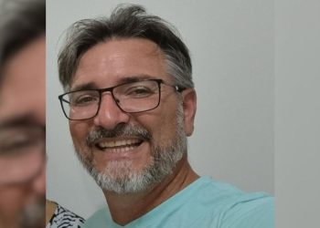 Homem atingido por tronco de fogueira em festa de São João segue internado