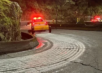Serra do Rio do Rastro é interditada por formação de gelo na pista