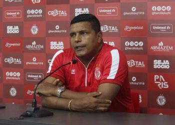 Série B: ex-Hercílio Luz é o novo técnico do Atlético Tubarão