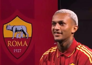Wesley cita Tubarão em apresentação na Roma