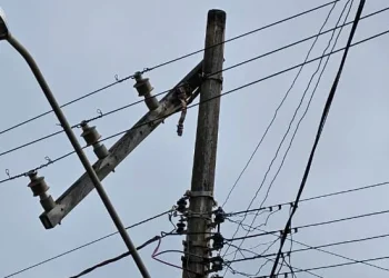 Ventania deixou mais de 12 mil unidades consumidoras sem energia no Sul de SC