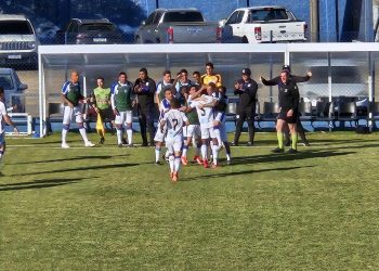 Tubarão sai do jejum e vence a primeira no Catarinense