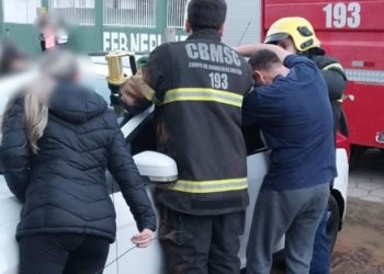 Pescaria Brava: criança de 3 anos fica presa em carro por quase uma hora