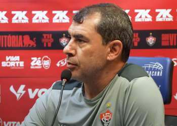 “Ter vergonha na cara”, lamenta Carille após goleada e demissão do Vitória