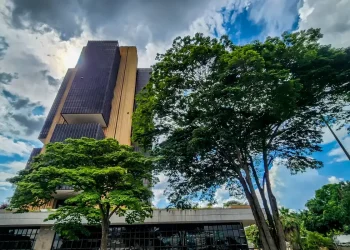 Ata do Copom indica Selic a 15% ‘por período bastante prolongado’